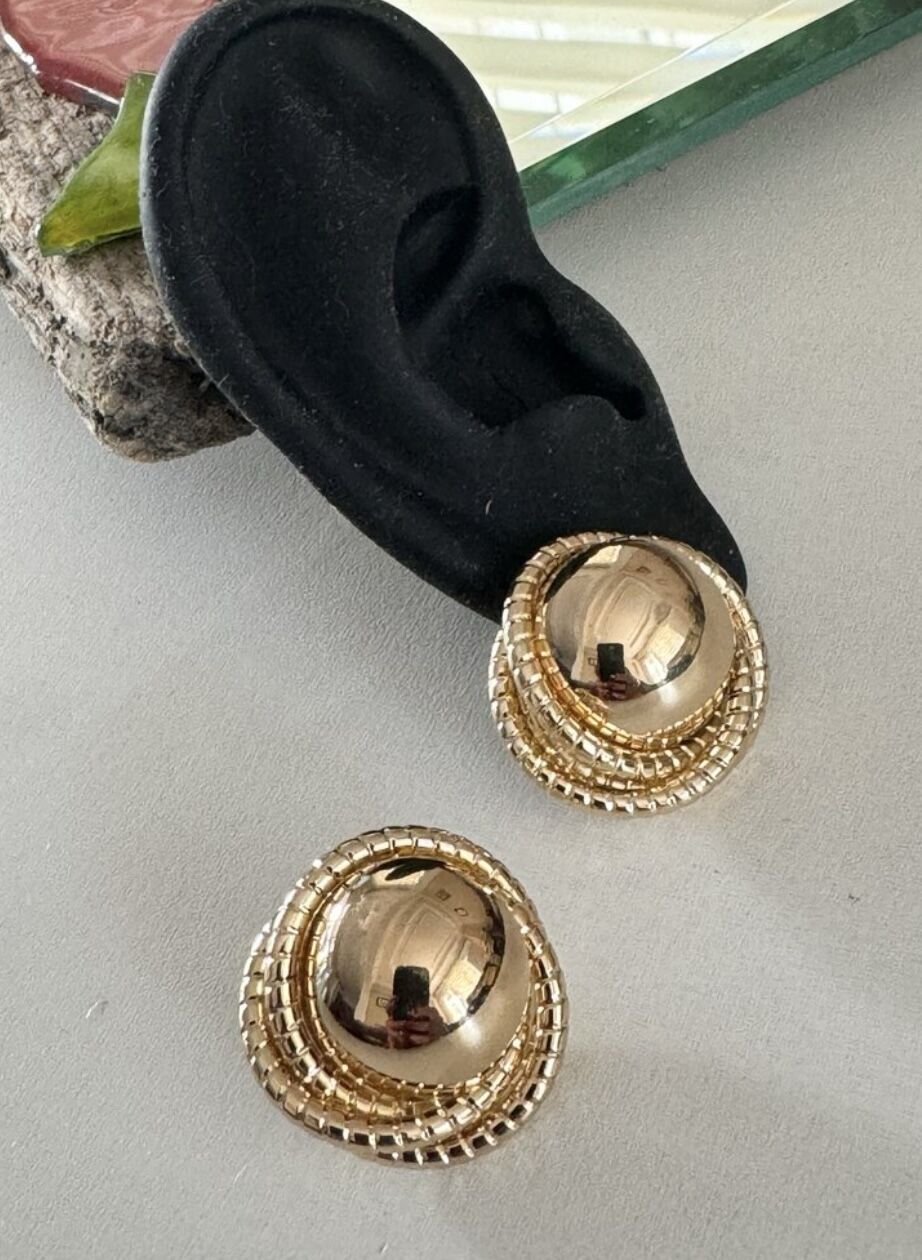 Gold Daire Plakada Zirkon Taş Çevrili Küpe