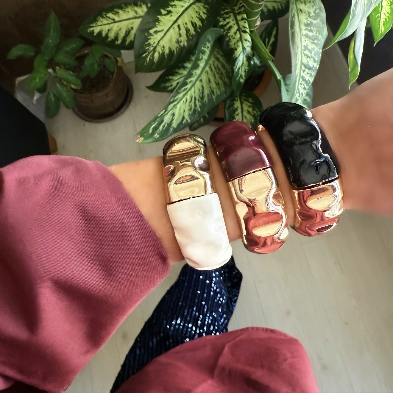 Özel Seri Marka Model Kemik Kelepçe Bileklik