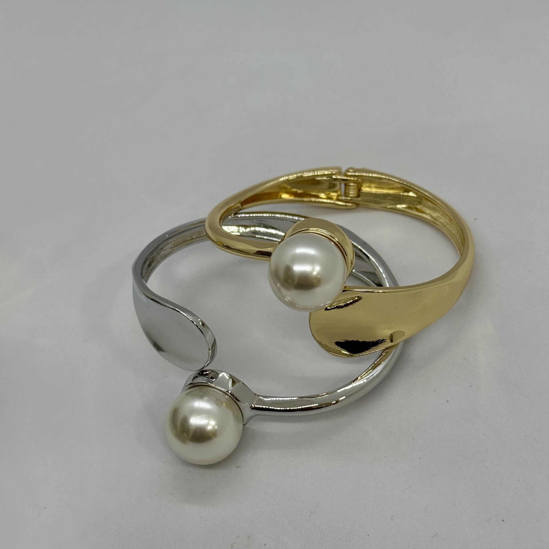 Özel Seri Top İncili Plaka Kelepçe Bileklik