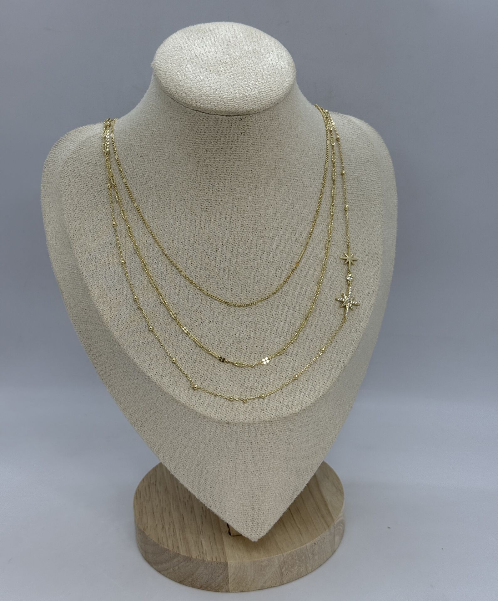 Özel Seri Figür Detay Üçlü Zincir Kolye