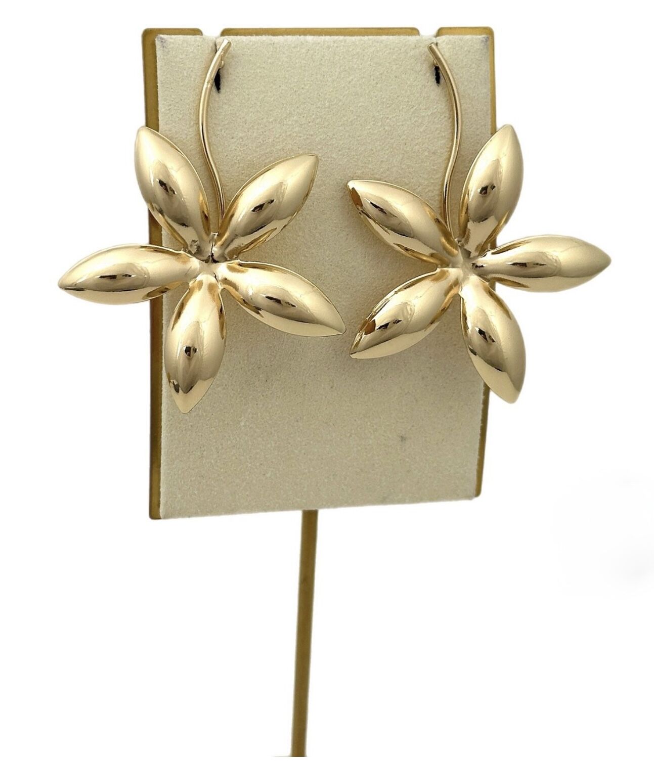 Marka Model Plaka Çiçek Küpe