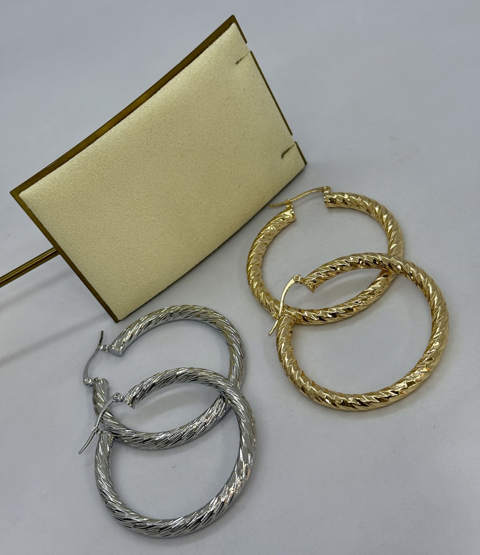 Özel Seri Tırtık Plaka Halka Küpe