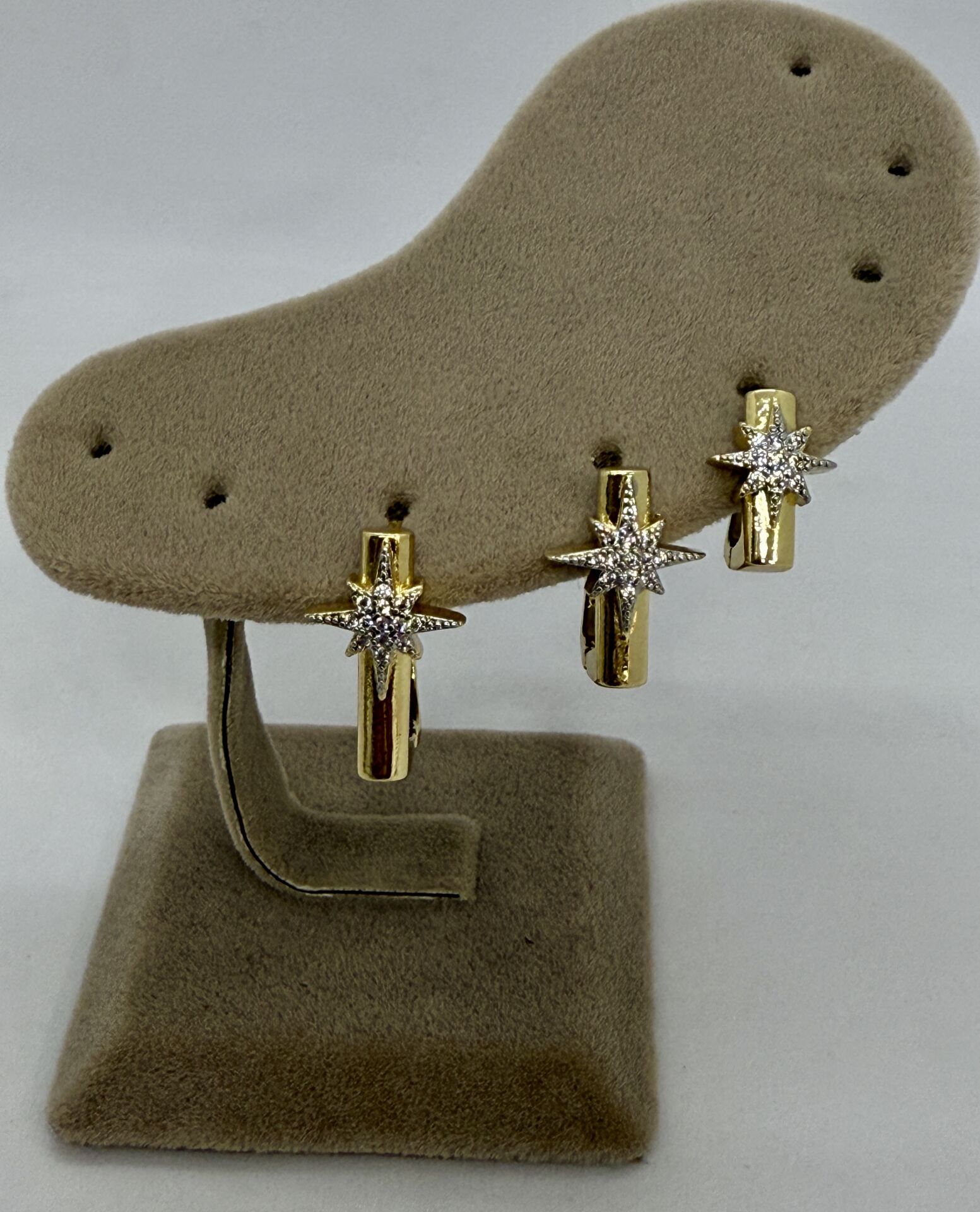 Özel Seri Zirzon Taşlı Kuzey Yıldızı Figür Üçlü Küpe