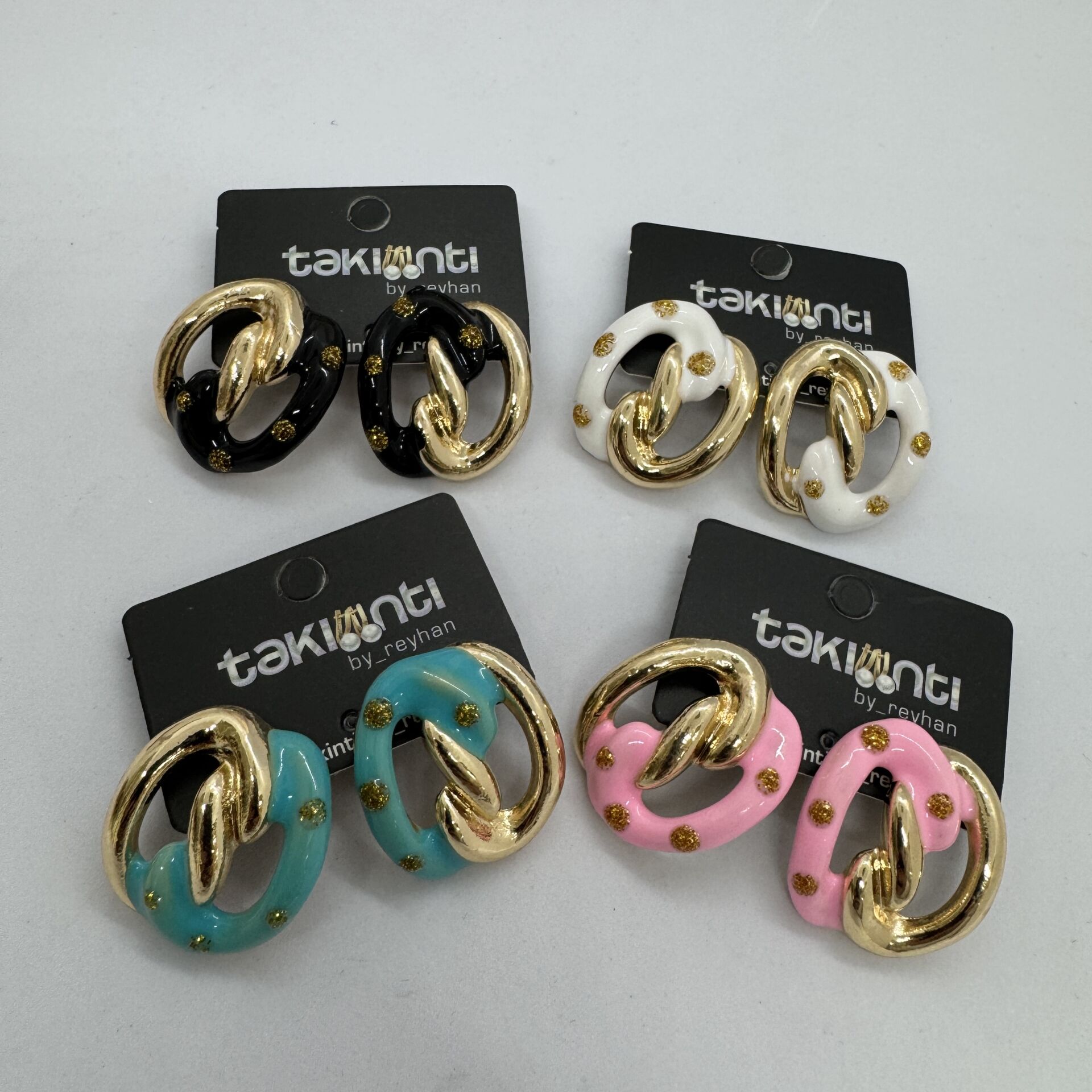 Mineli Gold Zincir Detay Küpe