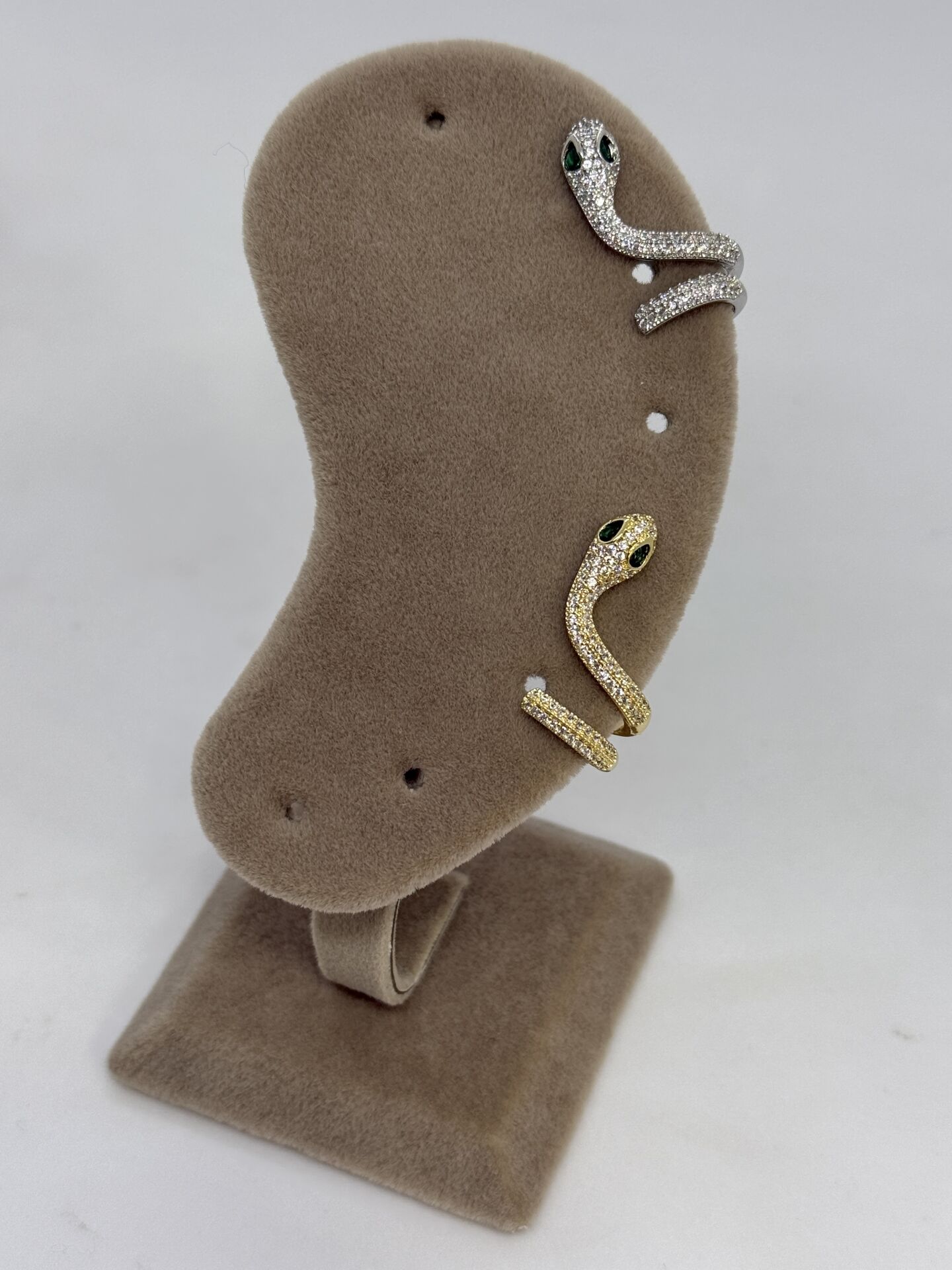 Özel Seri Zirkon Taşlı Yılan Kıkırdak Küpe