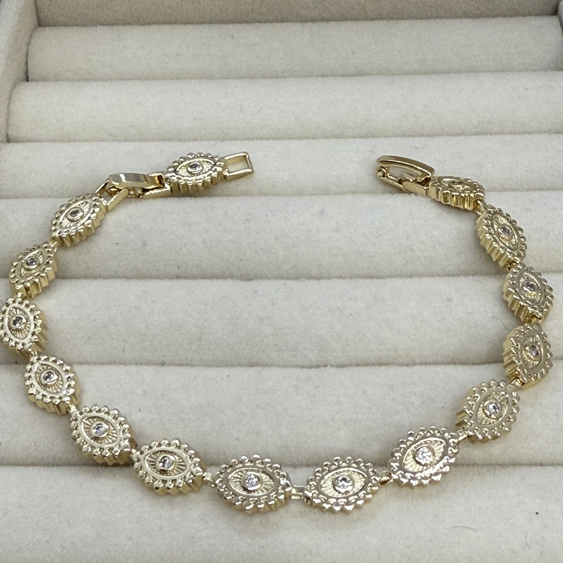 Özel Seri Nokta Zirkon Taşlı 14K Altın Kaplama Göz Bileklik