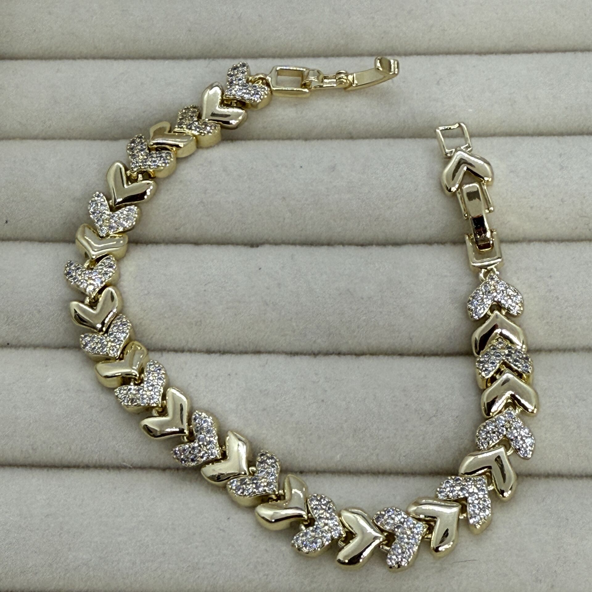 Özel Seri Zirkon Taşlı 14K Altın Kaplama Kalp Figür Bileklik