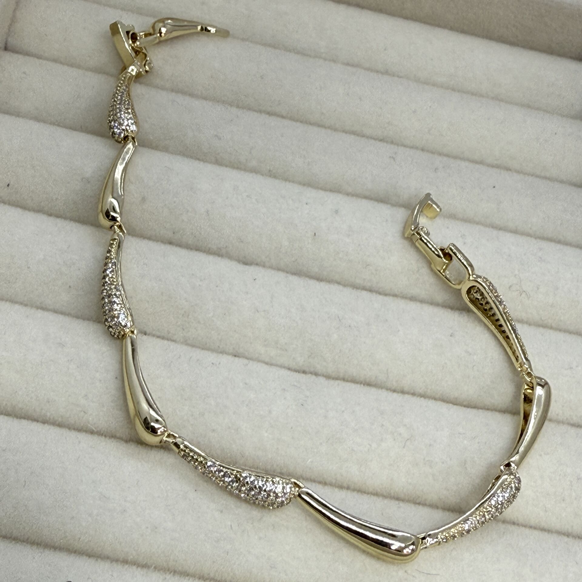 Özel Seri Zirkon Taşlı 14K  Altın Kaplama Damla Model Bileklik