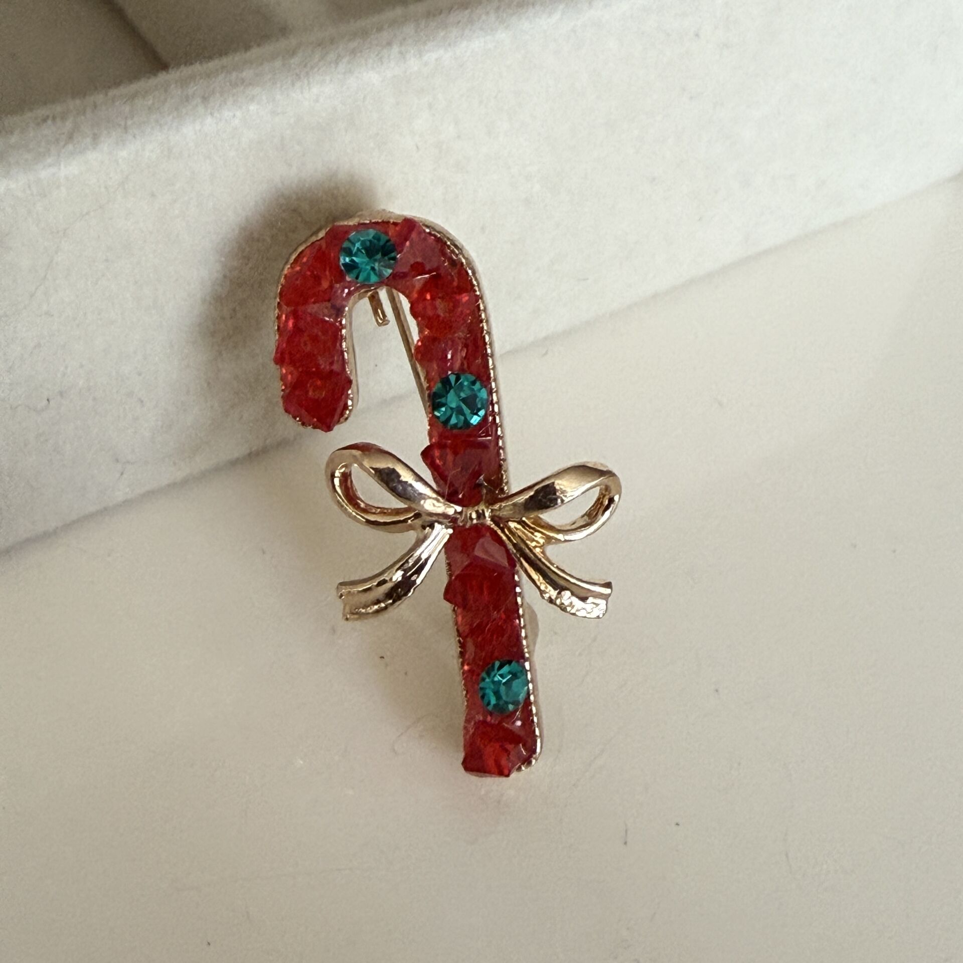 İthal Fiyonklu Baston Şeker Broş