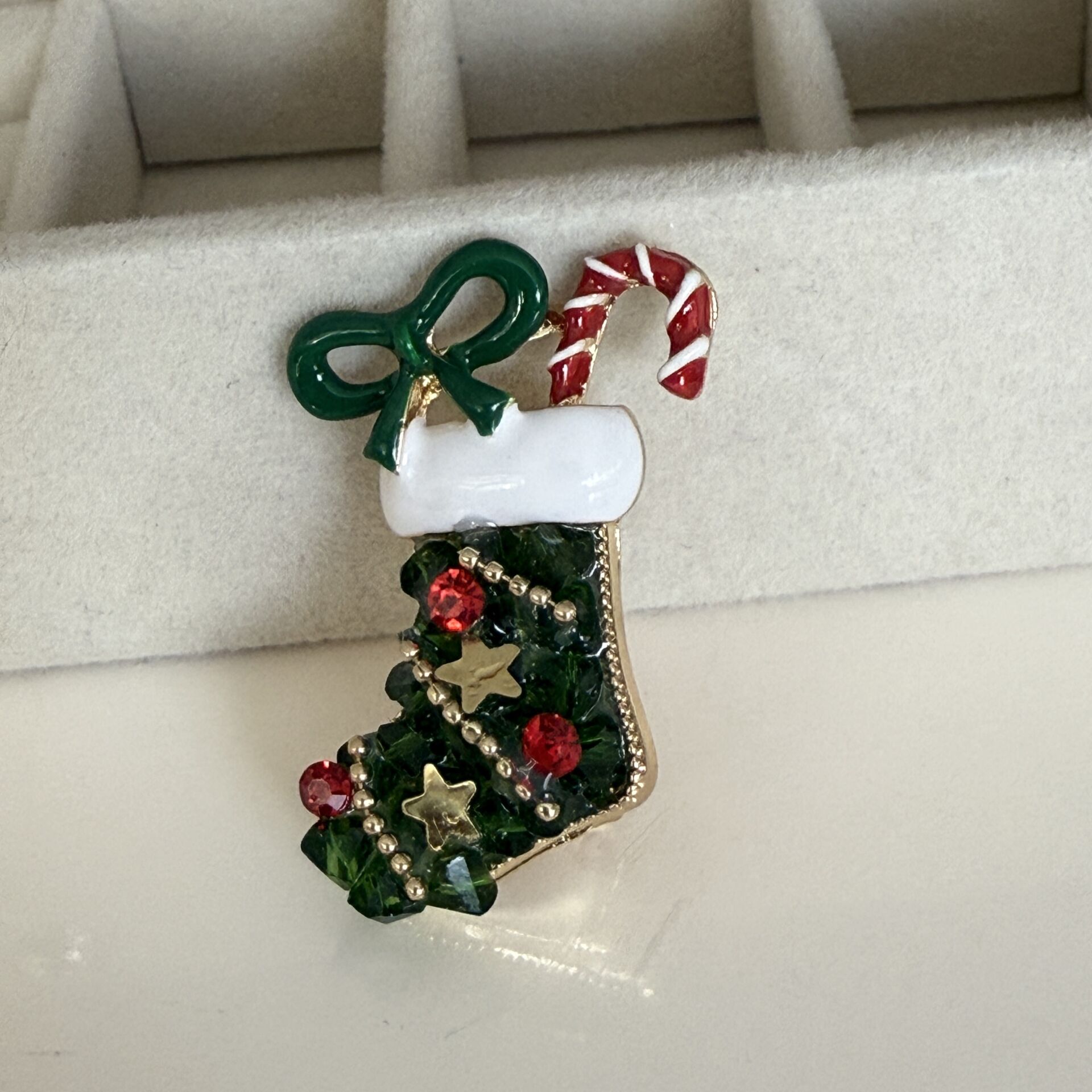 İthal Taşlı Figürlü Çorap Broş