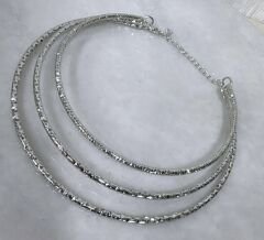 Özel Seri Gümüş Parlak Tırtıklı Üçlü Görünüm Choker Kolye