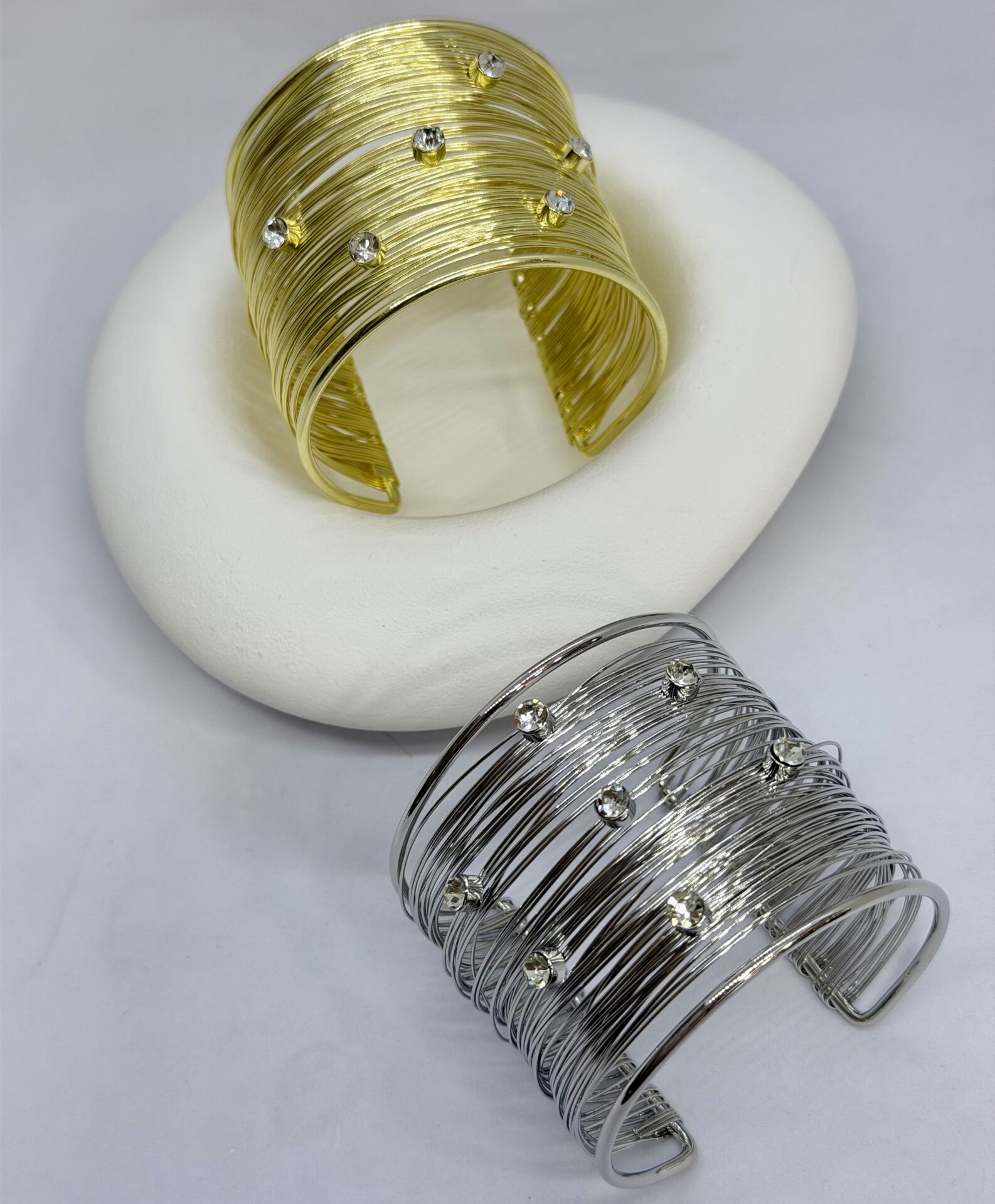 Özel Seri Çoklu Tel Görünüm Taşlı Kelepçe Bileklik