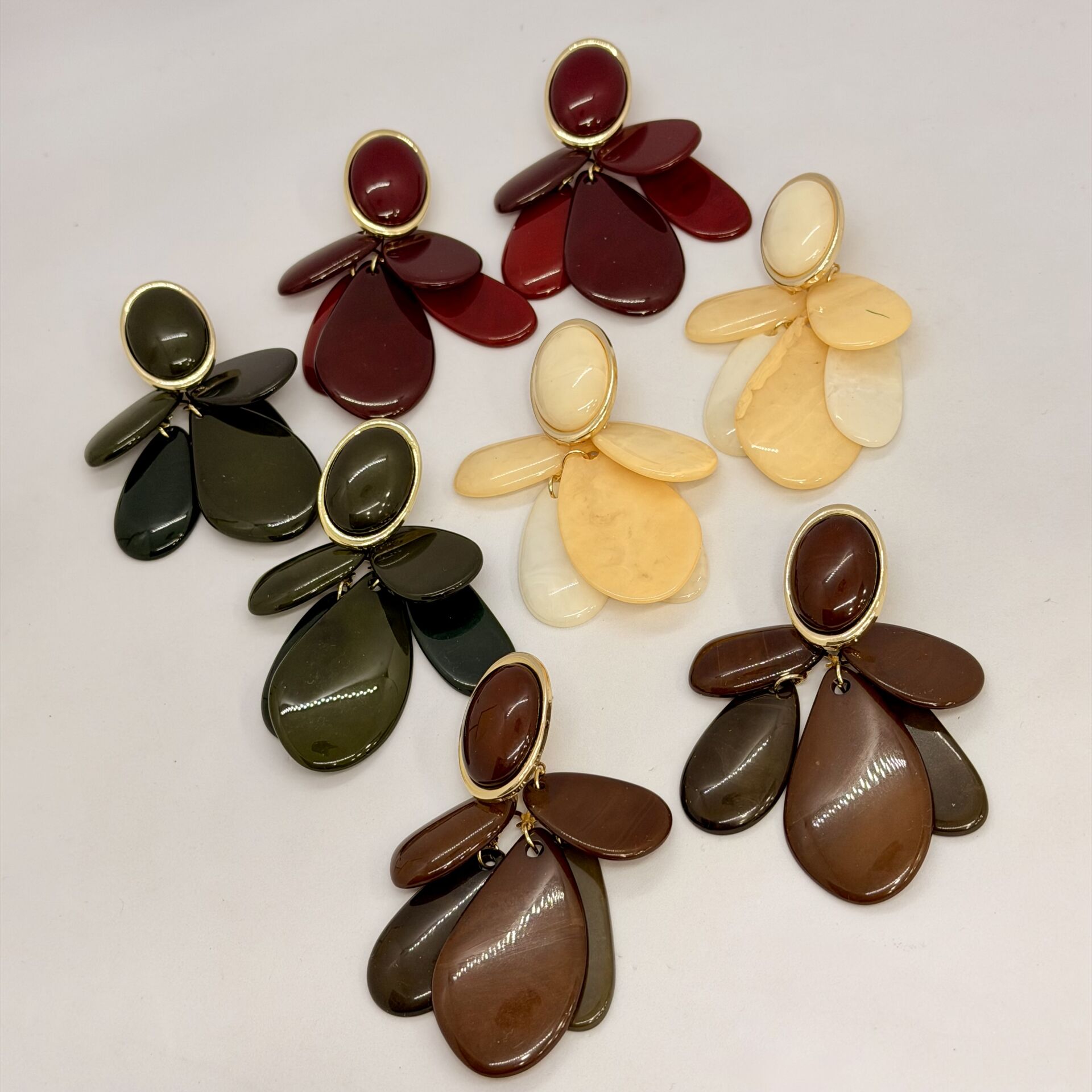 Özel Seri Marka Model Renk Geçişli Reçine Sallantı  Küpe