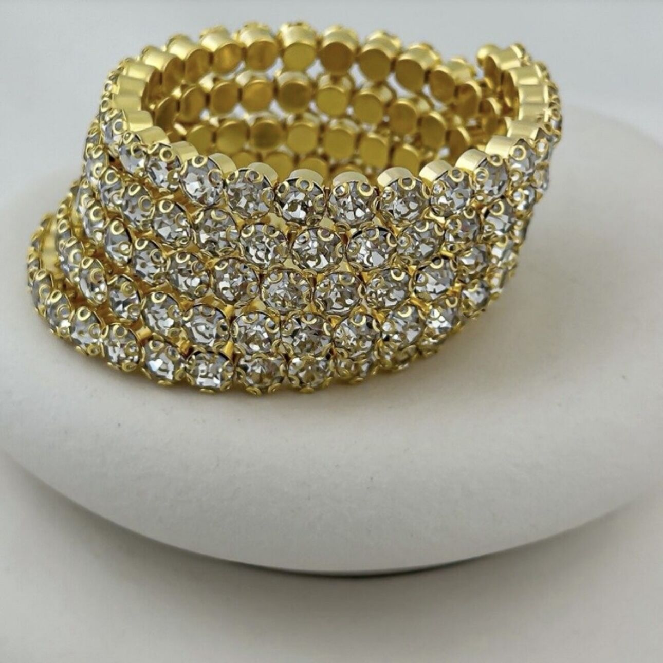 Özel Seri Daire Gold Zirkon Taşlı Çoklu Sarmal Model Kelepçe Bileklik