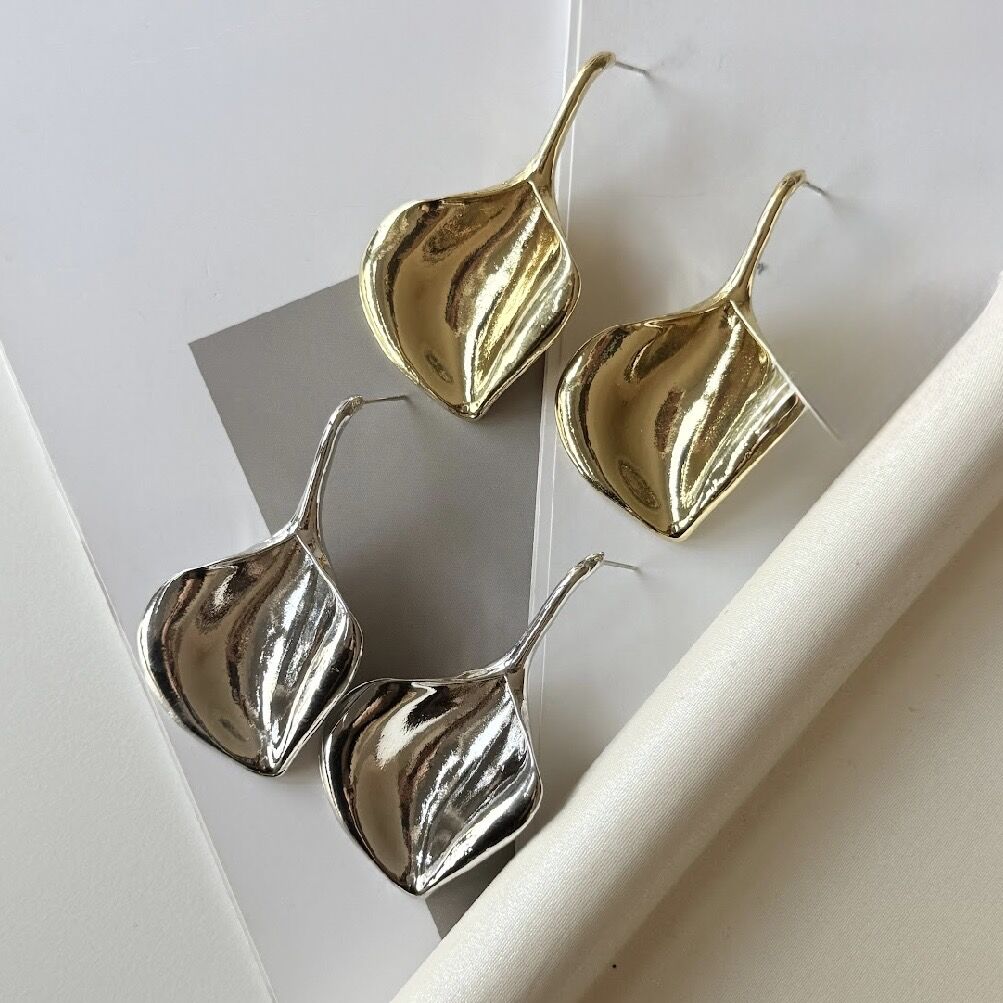 Özel Seri Bombeli Yaprak Küpe