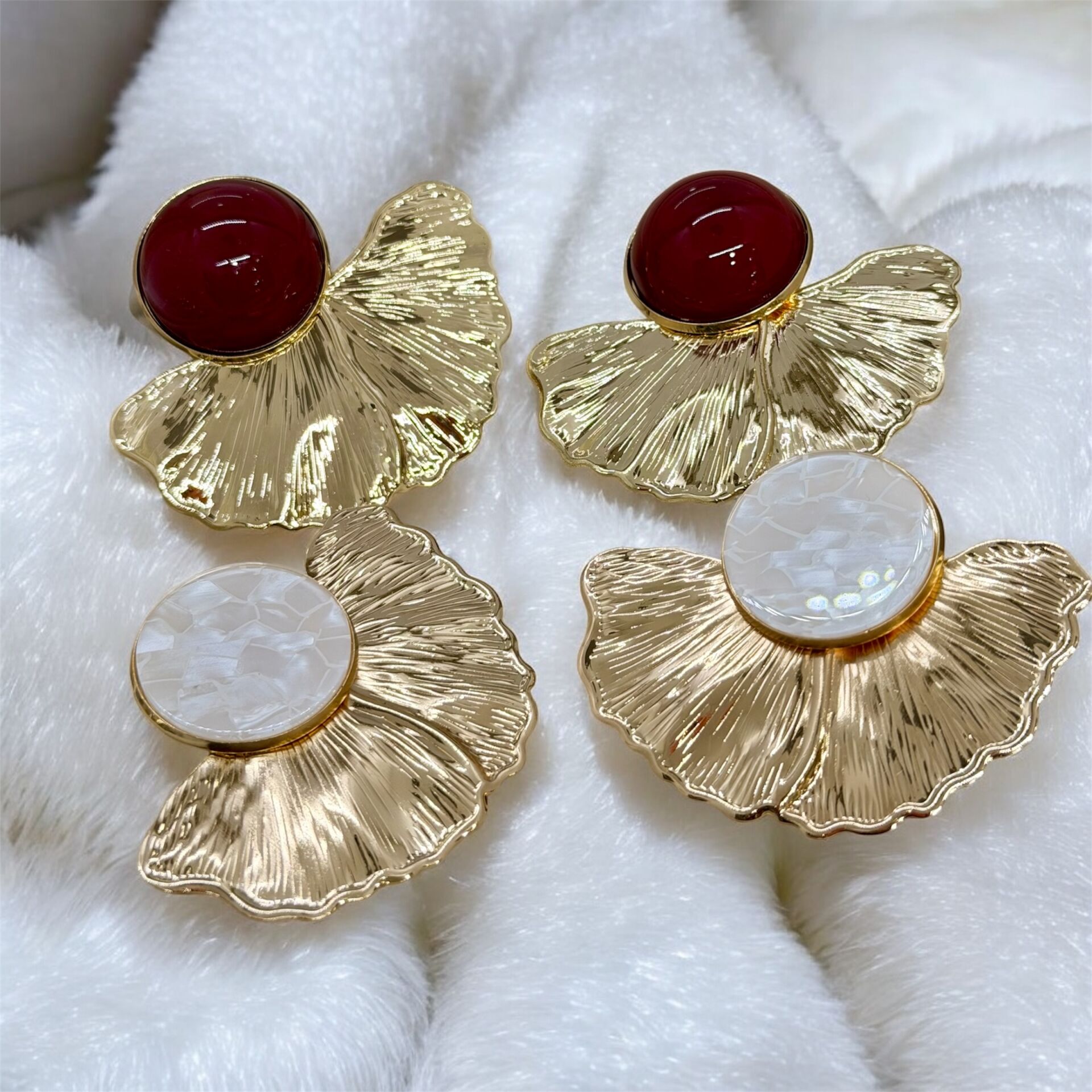 Özel Seri Taşlı Yelpaze Model Küpe