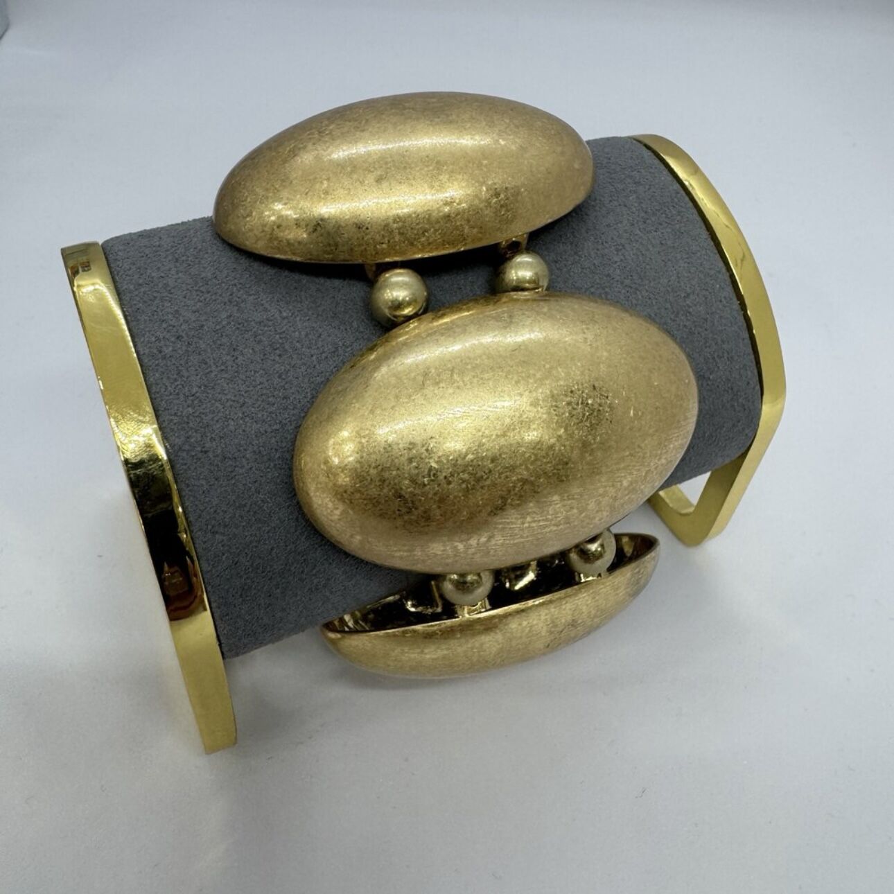 Eskitme İri Oval Gold Plaka Sıralı Esnek Bileklik