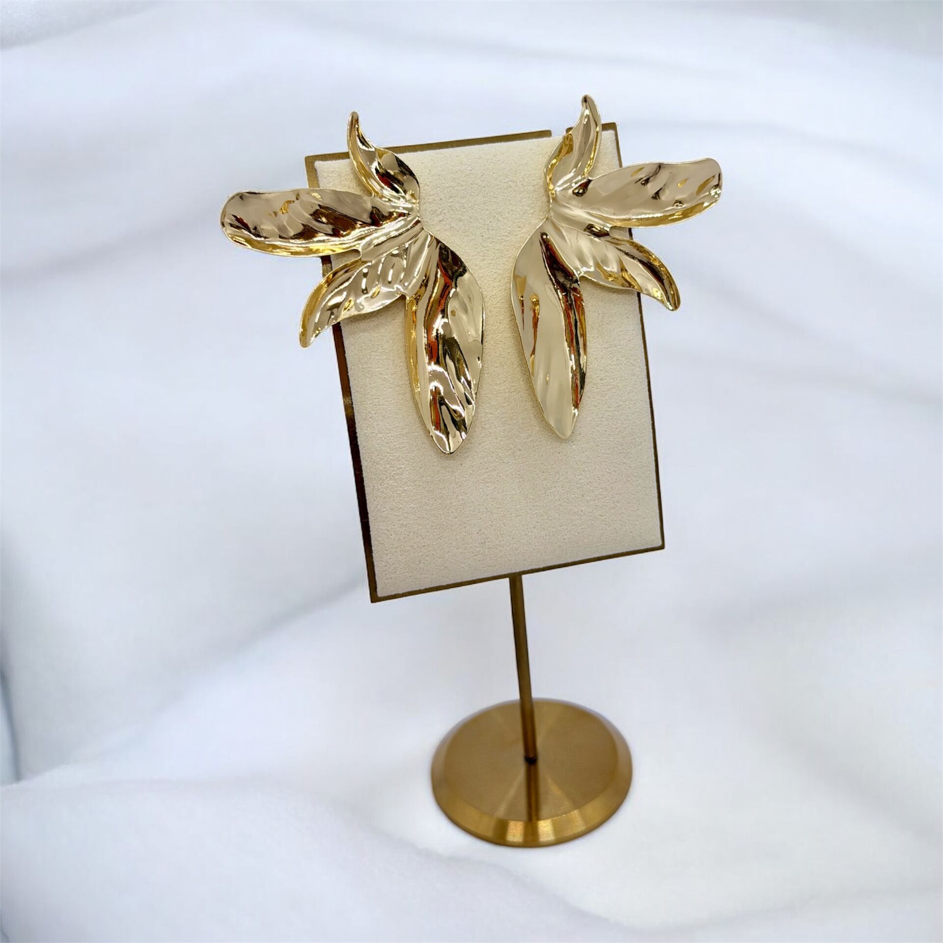 Marka Model Çiçek Yarım Çiçek Küpe