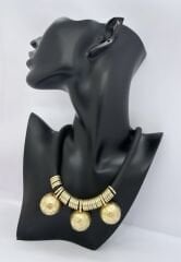 Yumuşak Deri Biye Detay Gold Daire Plaka Sallantılı Kolye (55cm)
