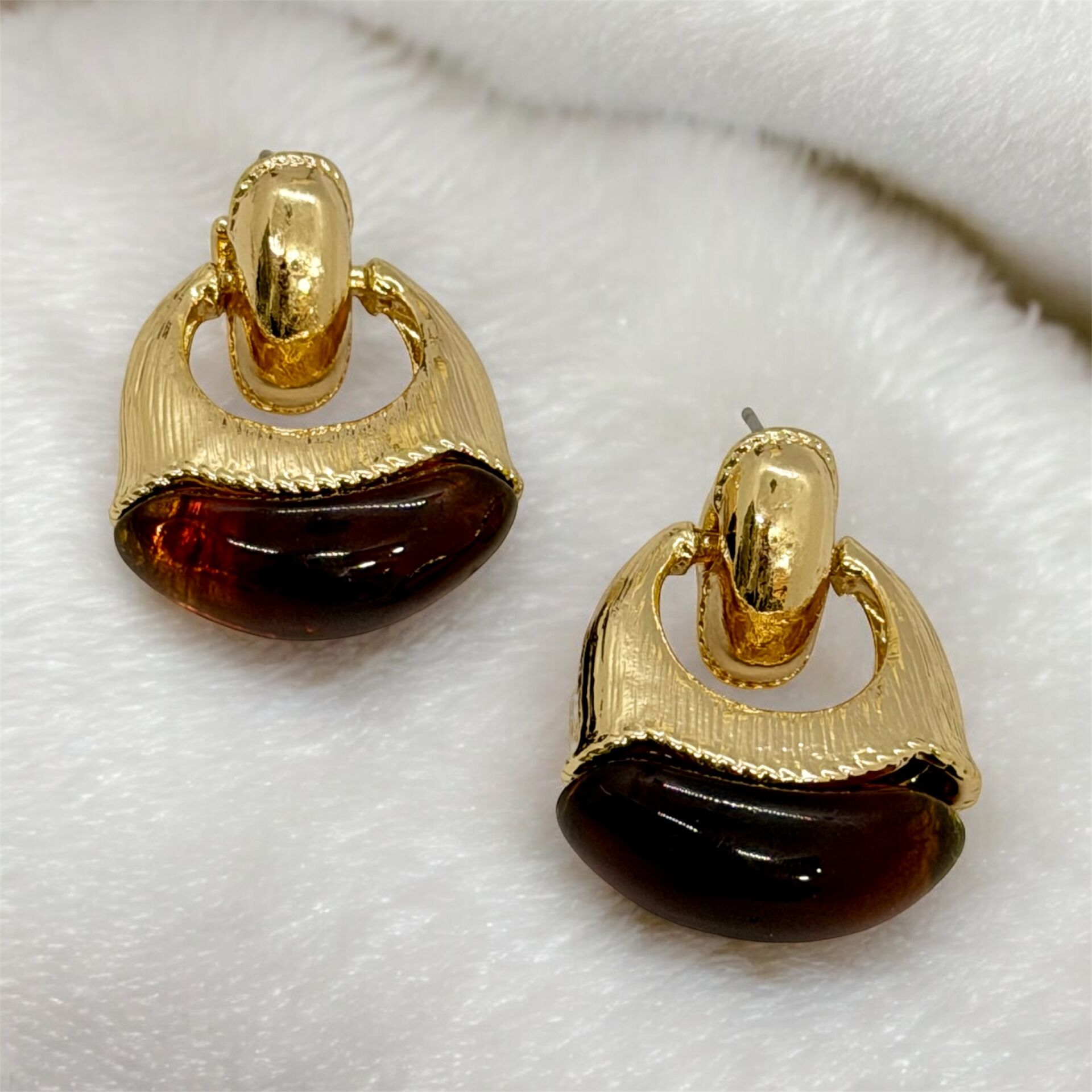 Marka Model Gold Kahve Geçişli Küpe