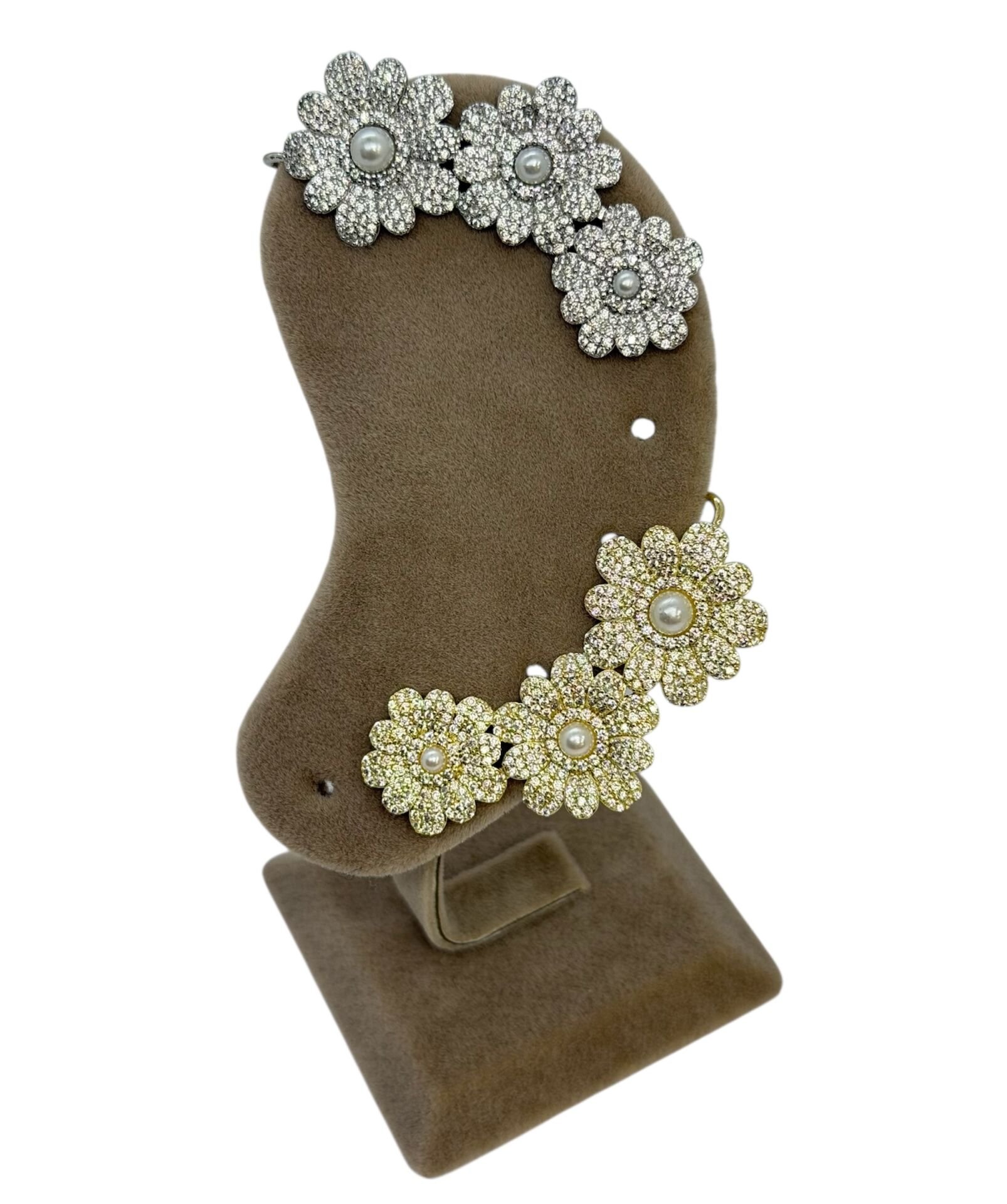 Özel Seri Top İnci Detay Zirkon Taşlı Çiçek Sıralı Kıkırdaklı Küpe ( Sol Kulak Uyumludur.)