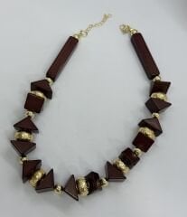 Gold Biye Detay Asimetrik Bordo Kolye