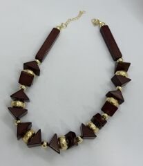Gold Biye Detay Asimetrik Bordo Kolye