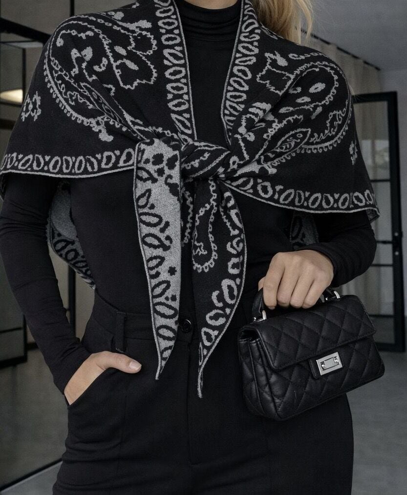 Yumuşak Dokulu Etnik Desen Kare Şal