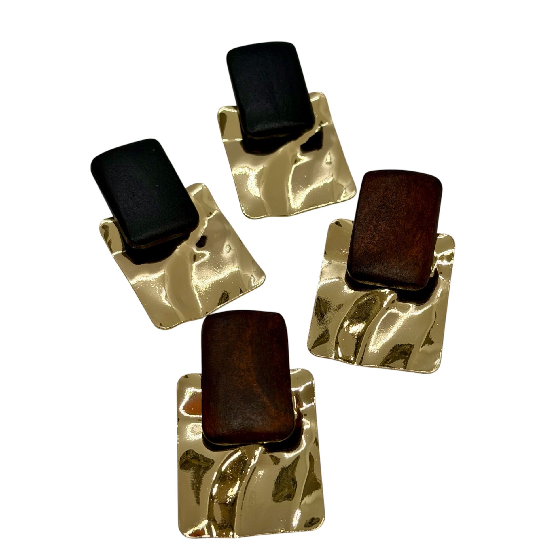 Ahşap Detay Dalgalı Kare Plaka Küpe