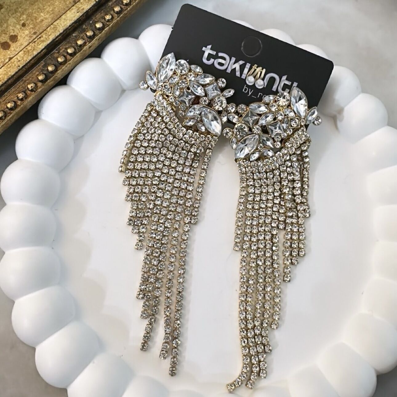 Baged Taş Detay Gold  Zirkon Taş Sallantı Küpe