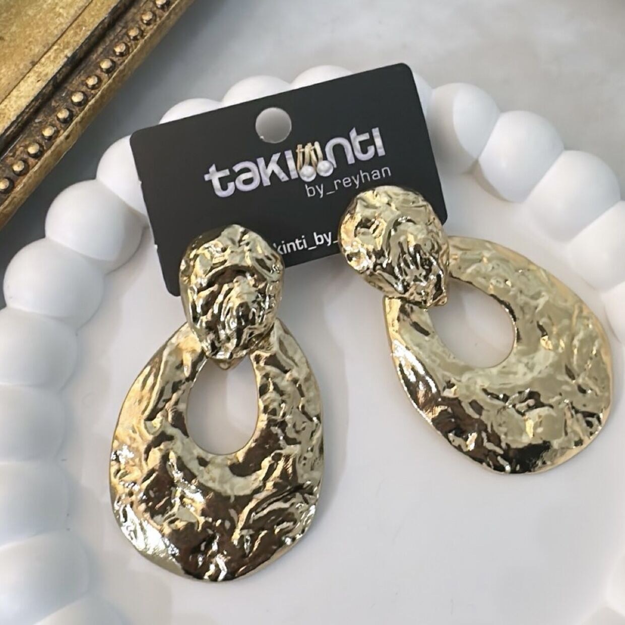 Marka Model Dövme Oval Plaka Küpe