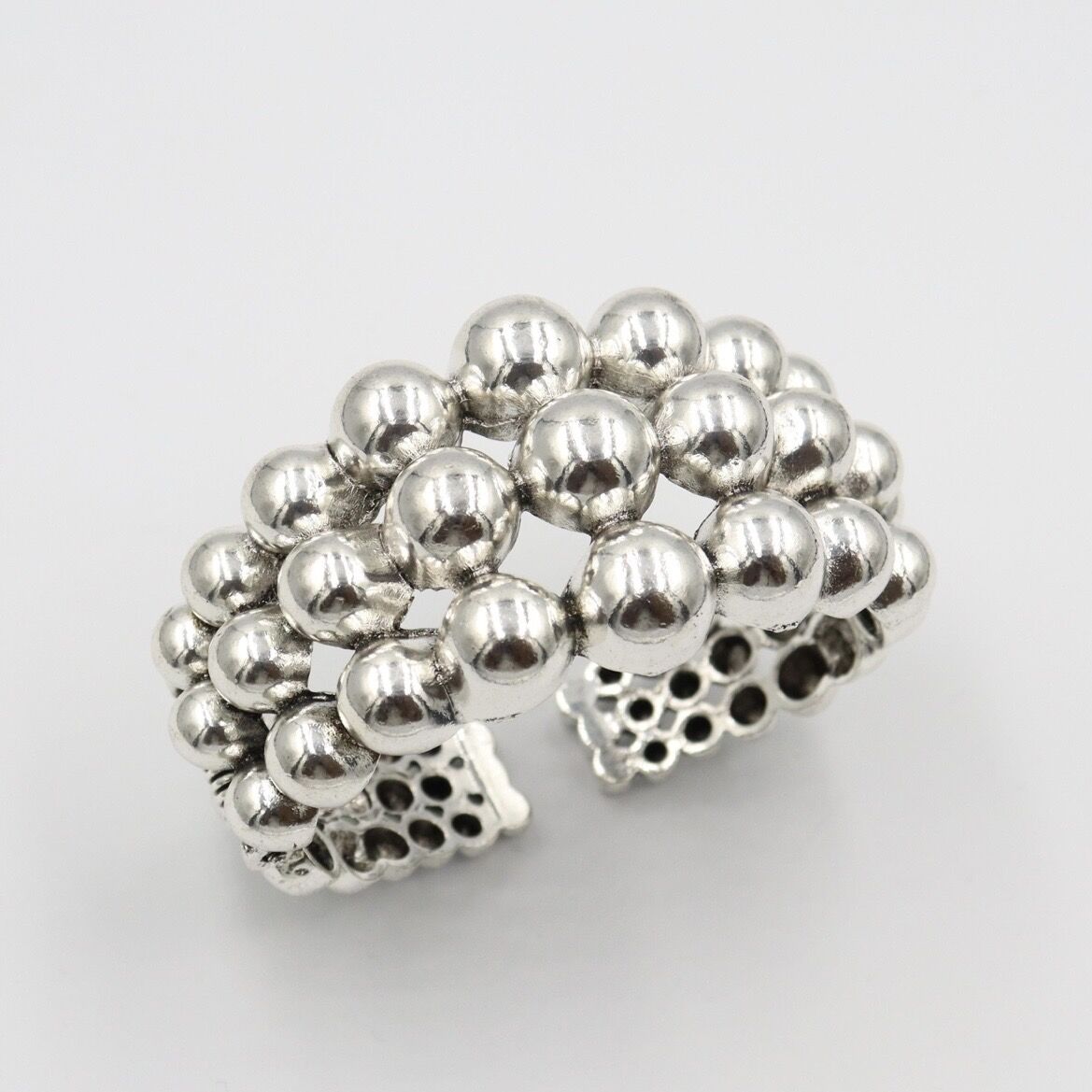 Özel Seri Gümüş Kaplama Büyüklü Küçüklü Topçuk Sıralı Kelepçe Bileklik