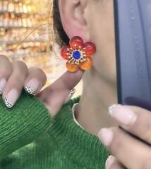 Marka Model Taş Topçuk Detay Çiçek Küpe