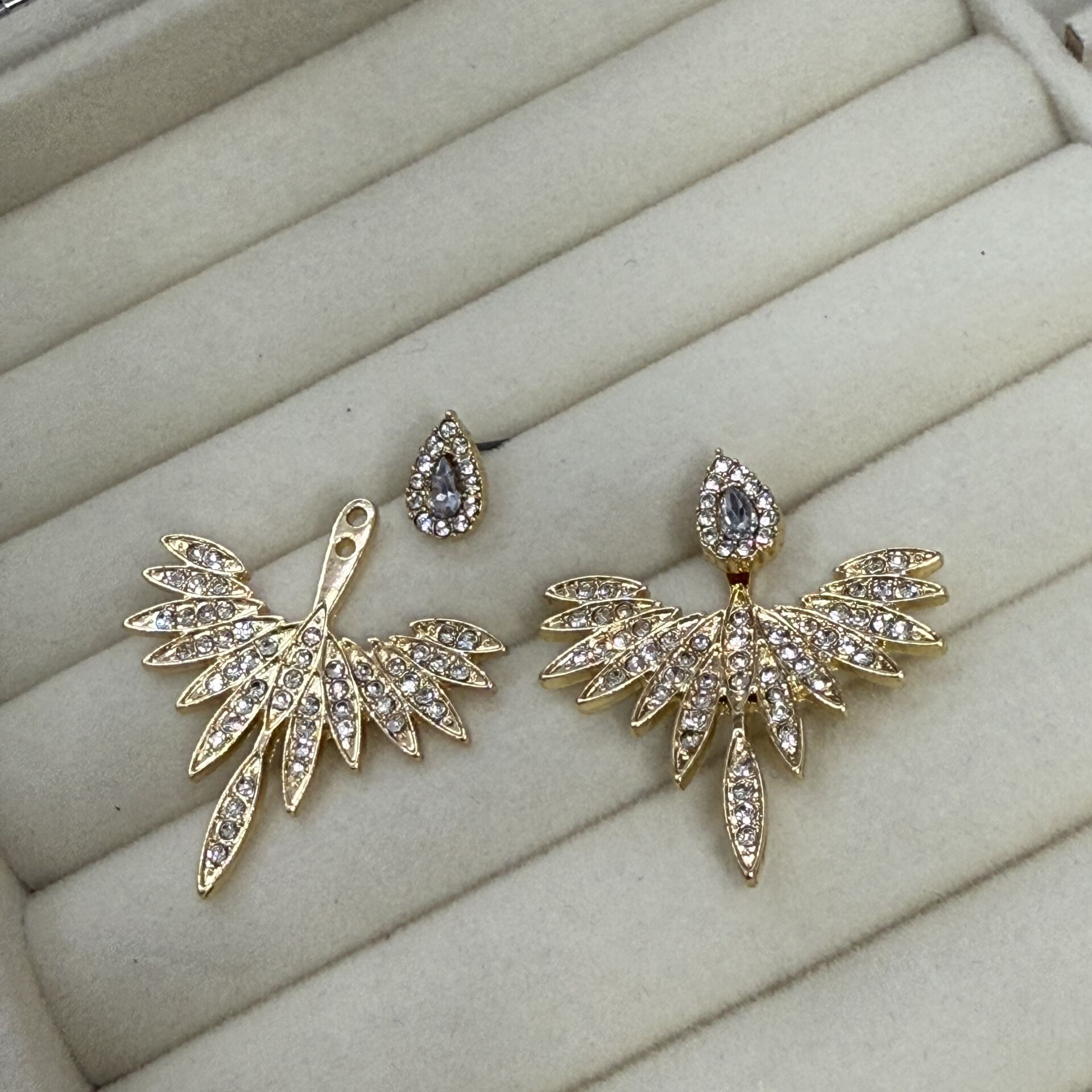 Özel Seri Zirkon Taşlı Melek Kanat Küpe