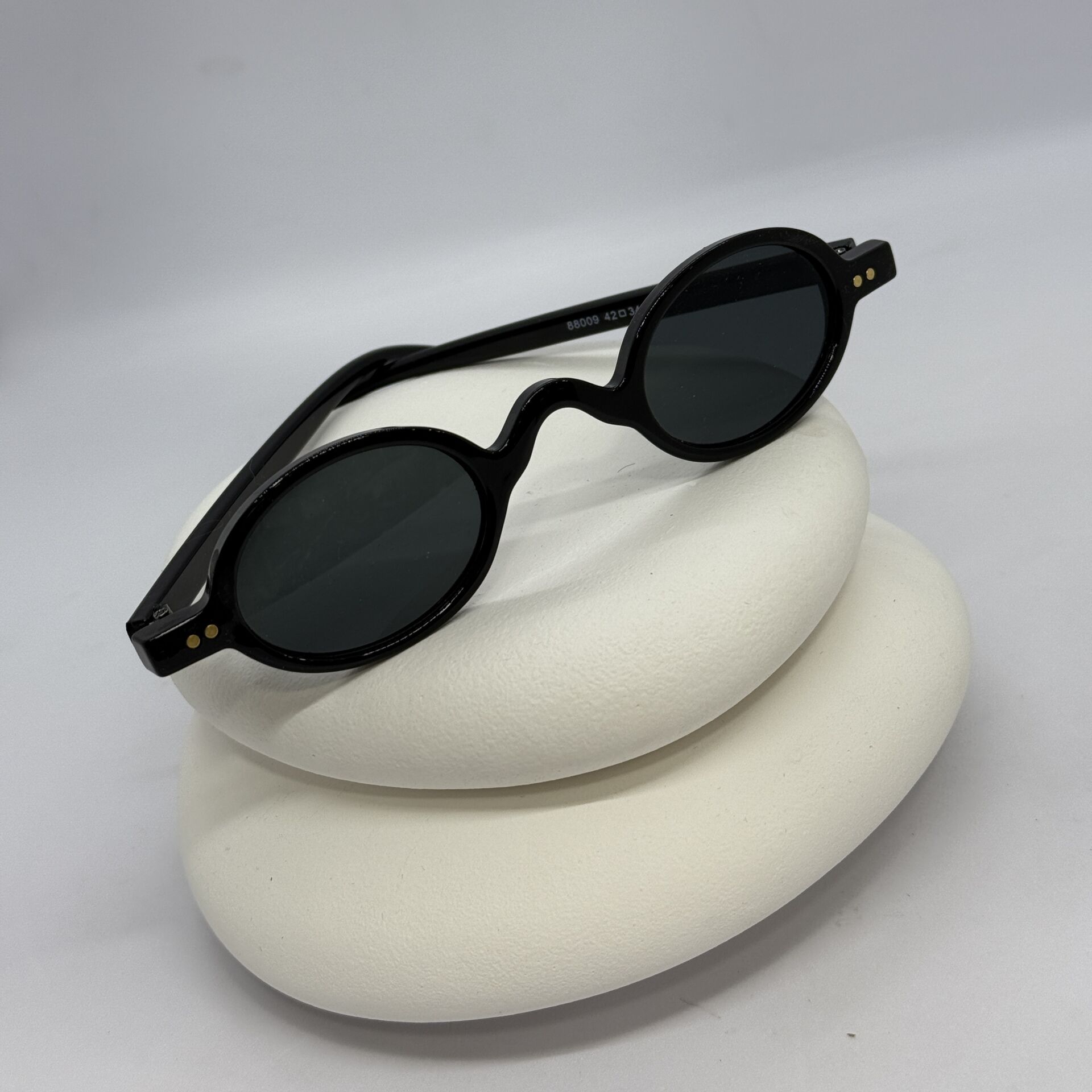 Siyah Oval Retro Güneş Gözlüğü