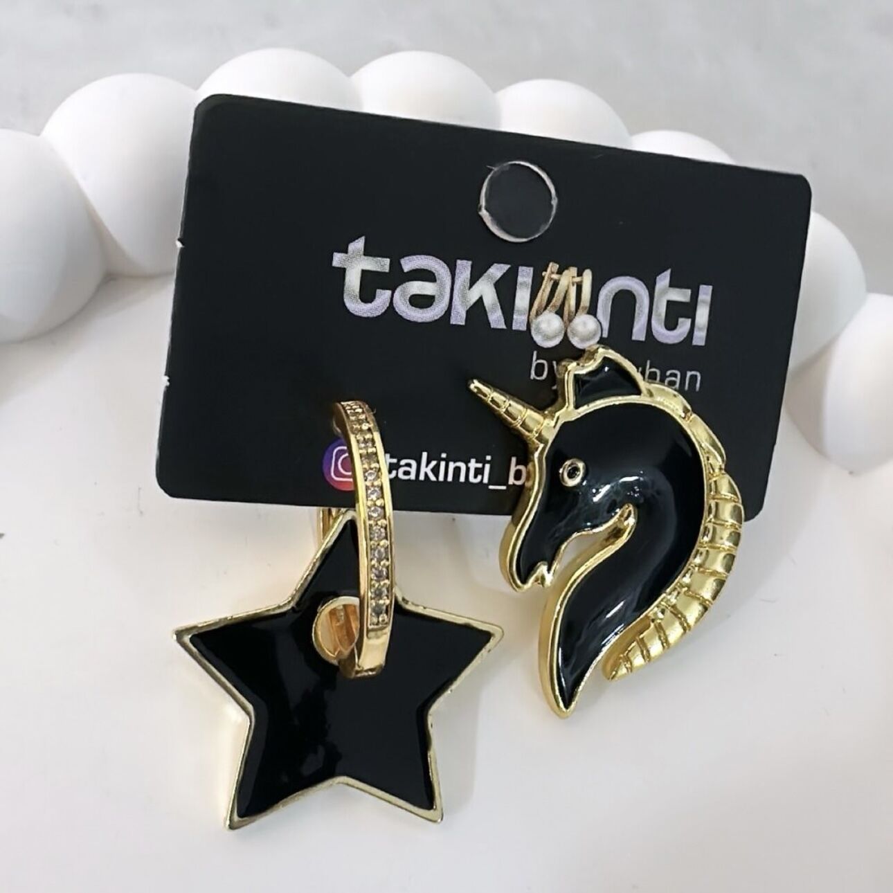 Siyah Mineli Taşlı Figür Küpe