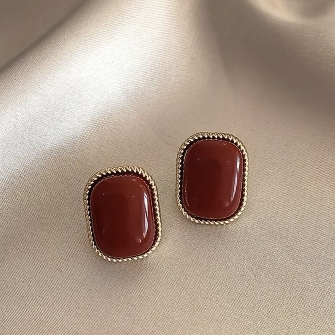 Kenarı Burgu Kare Bordo Taş Vintage Küpe