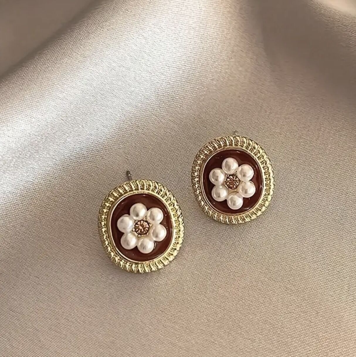 Özel Seri Gold Çerçeve İnci Çiçek Motif Vintage Küpe