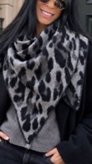 Yumuşak Dokulu Leopar Desen Üçgen Şal