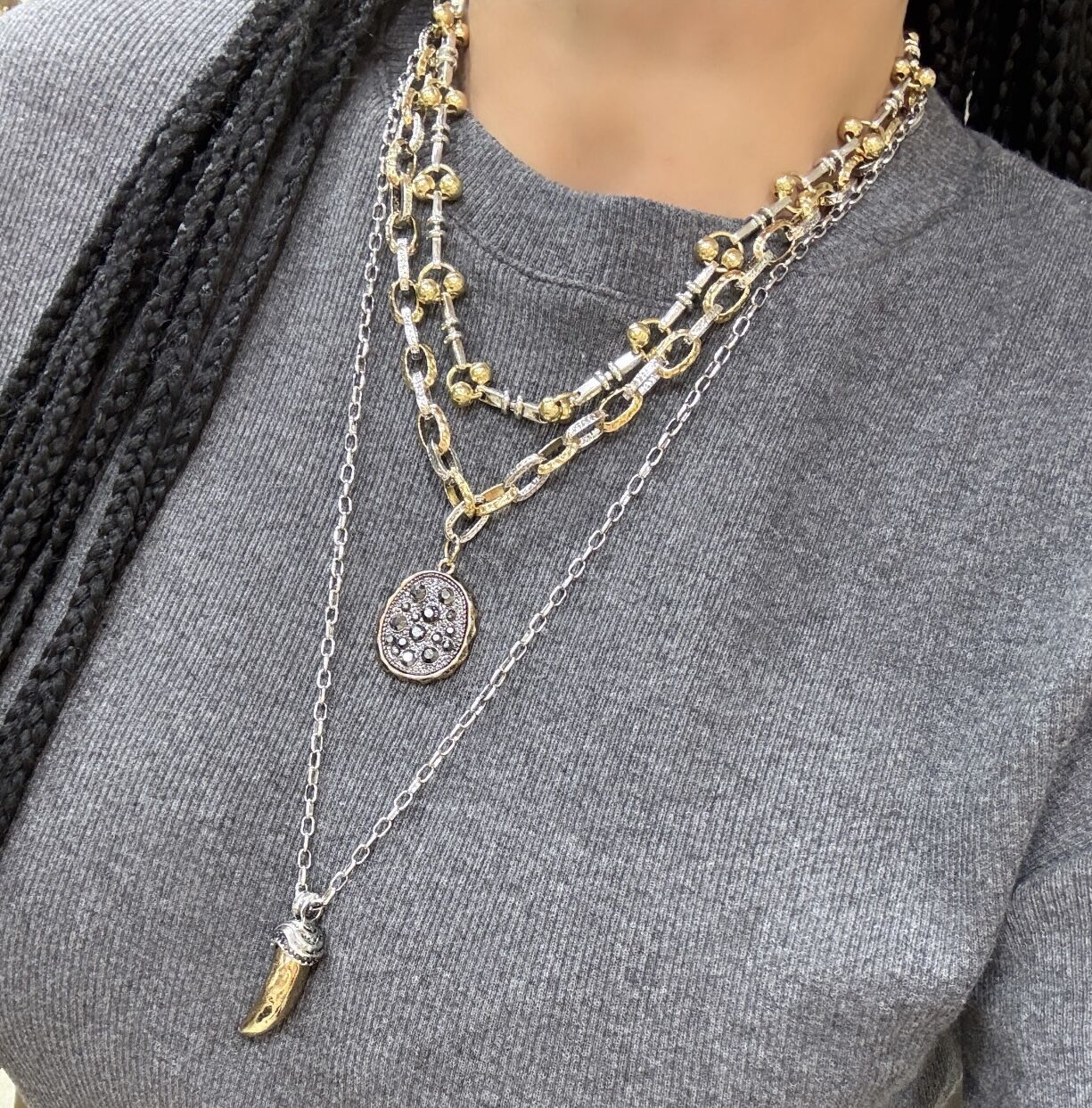 Özel Seri Marka Model Antrasit Daire Taşlı Eskitme Boynuz Model Üçlü Kolye