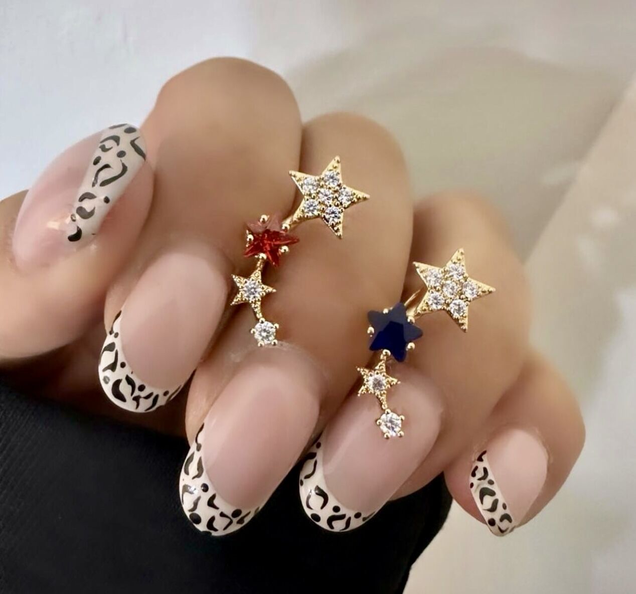 İthal Taşlı Yıldız Kıkırdak Küpe
