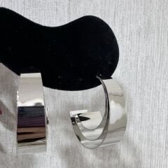 Katlı Kalın Plaka Yarım Ay Küpe