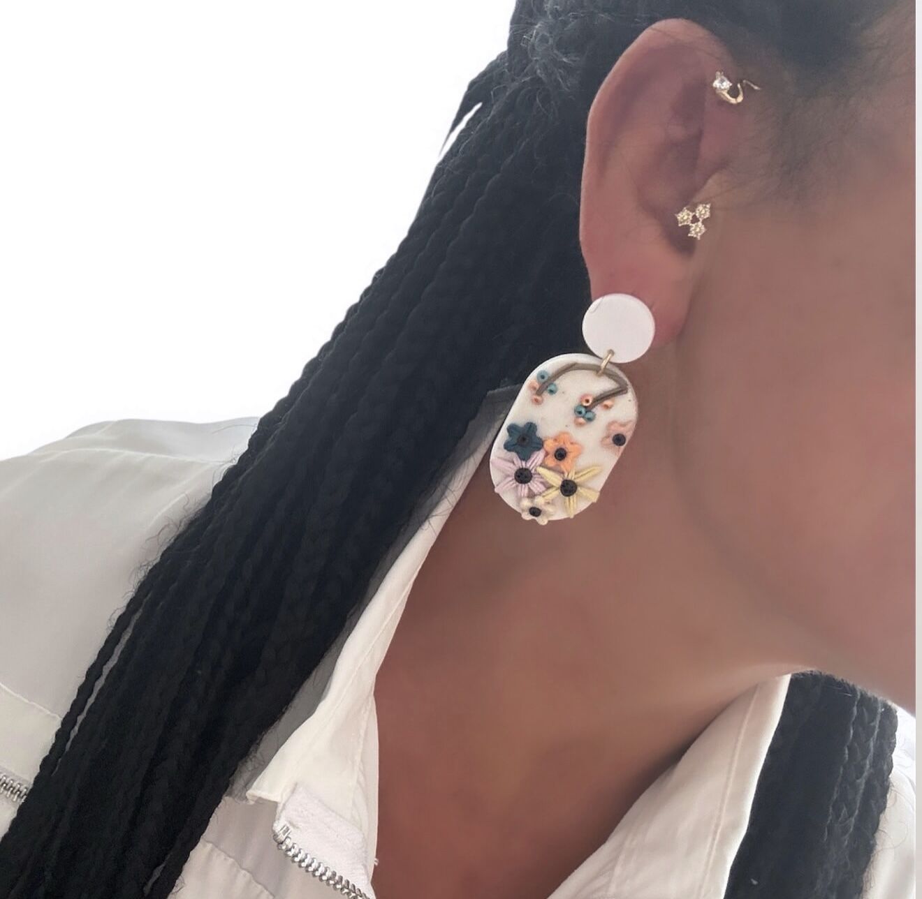 El Yapımı Papatya Motif Küpe