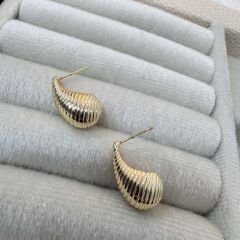 Minimal Tırtıklı Damla Küpe