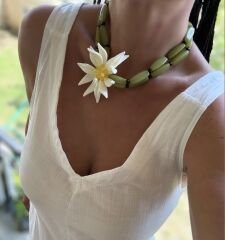 Marka Model İkili Görünüm Lotus Çiçeği Kolye