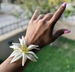 Marka Model Esnek Lotus Çiçeği Bileklik
