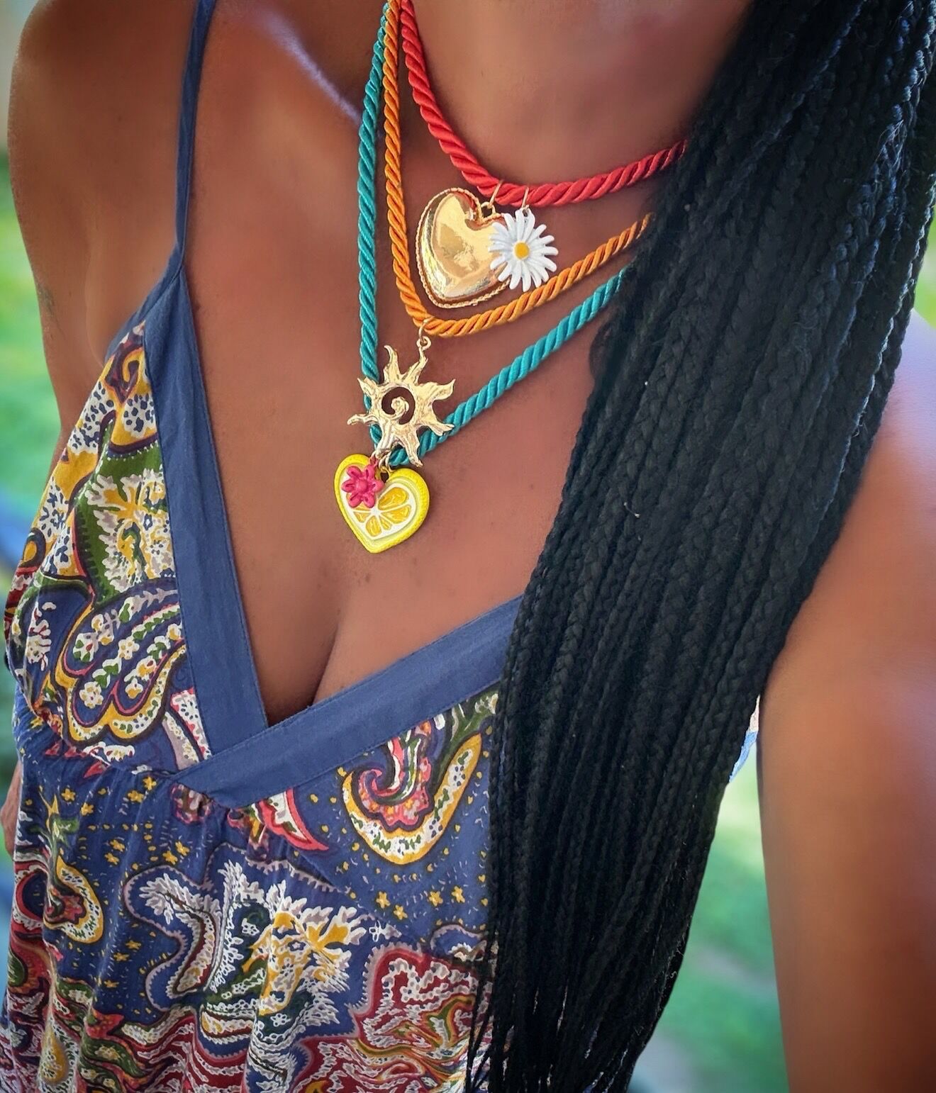 Renkli Burgu İp Çoklu Charm Sallantılı Marka Model Kolye (54 Cm-54 Cm-42 Cm)