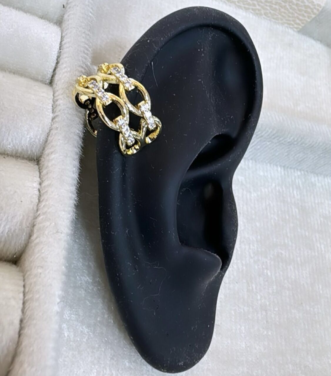 İthal Zirkon Taşlı Oval Zincir Kıkırdak Küpe
