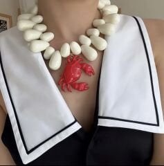 Marka Model Beyaz Yengeç Kolye