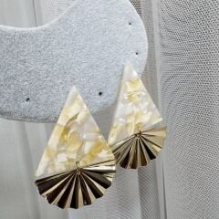 Üçgen Hareli Gold Yelpaze Model Küpe